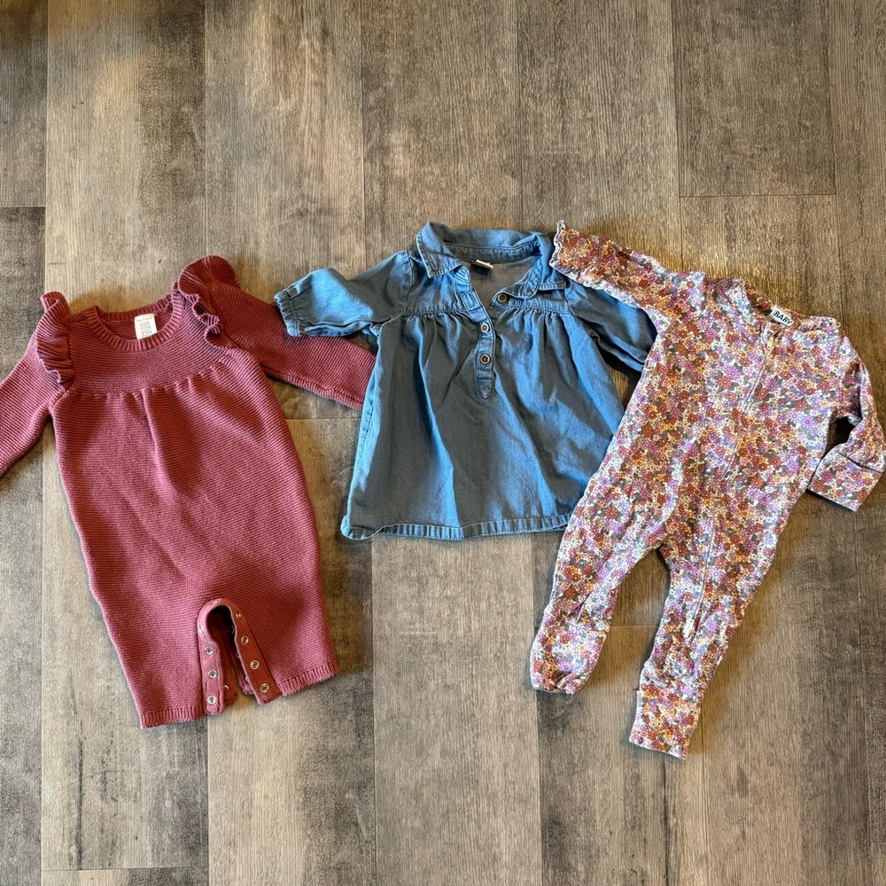 Lot of 3 - fall/winter baby outfits, 0-3 month